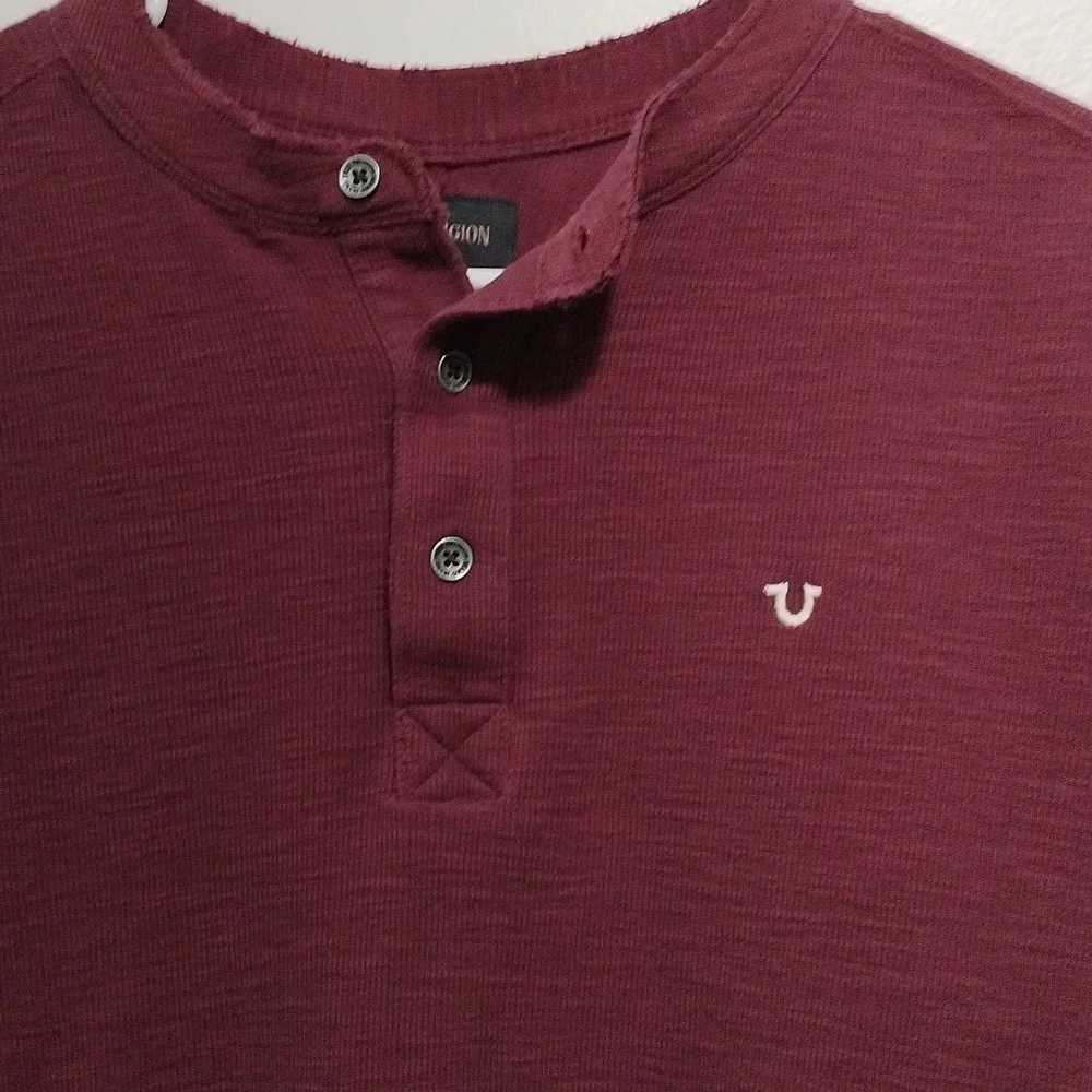 True Religion Men's henley size M